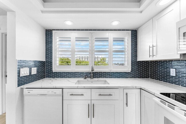 Building Photo - 2004 S Federal Hwy