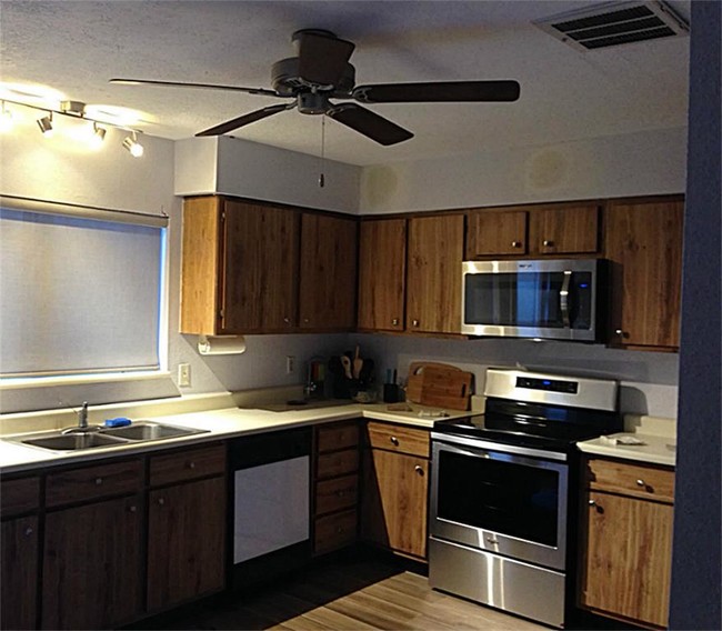 Building Photo - 11625 Village Place Dr