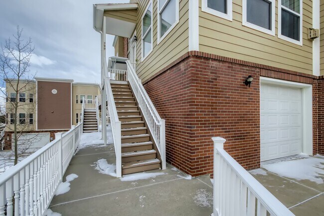 Building Photo - 799 Martin Dr