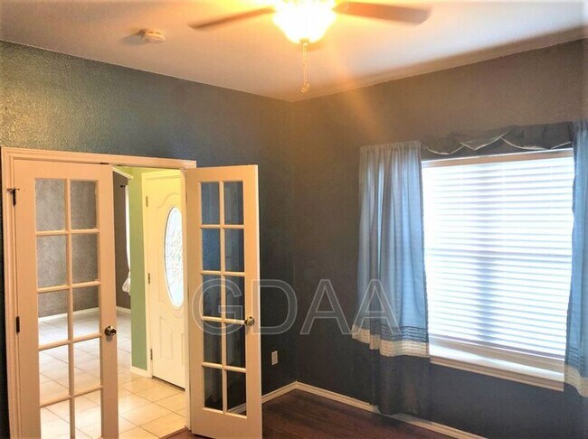 Foto del edificio - 902 Hollow Trail Ct