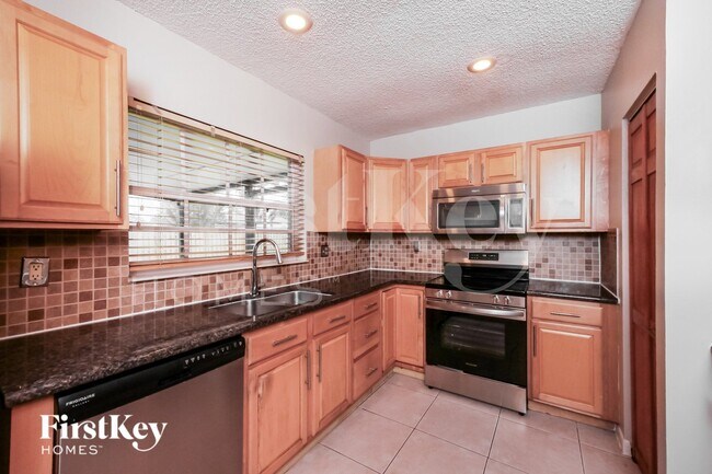 Foto del edificio - 11075 NW 27th Pl