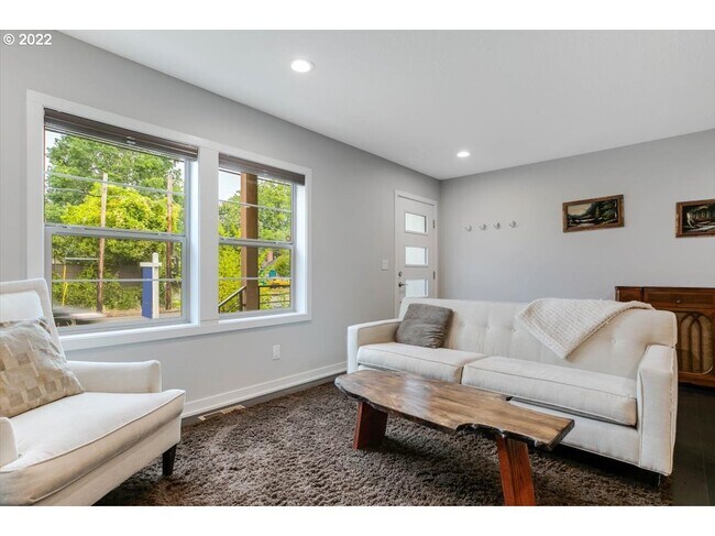Foto del edificio - 3420 SE Holgate Blvd