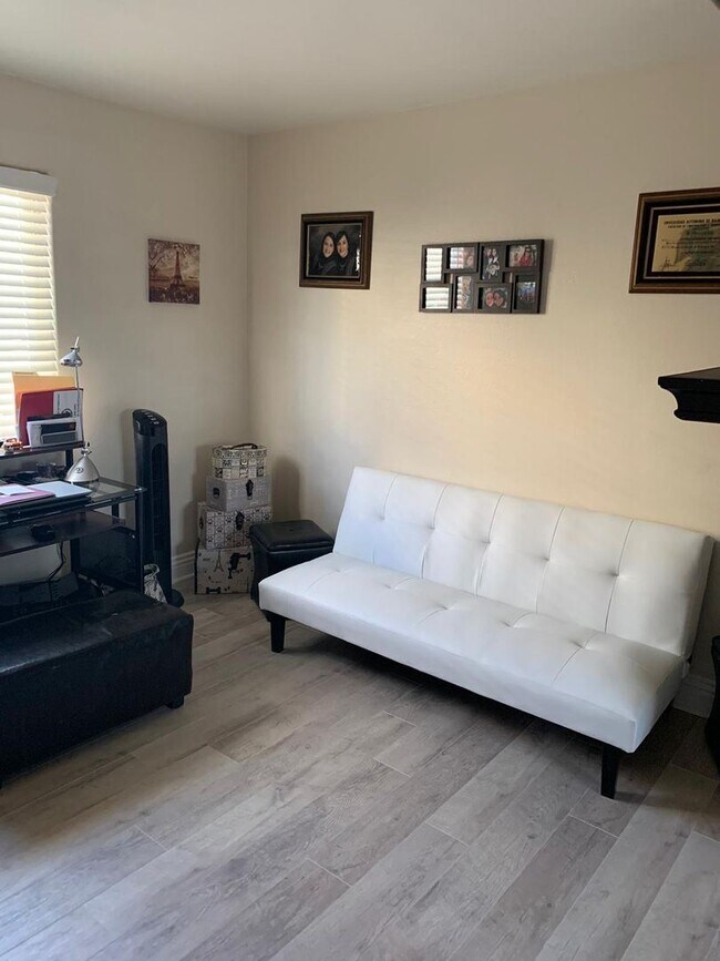 Building Photo - 2 br, 2 bath House - 472 Graves Avenue #12