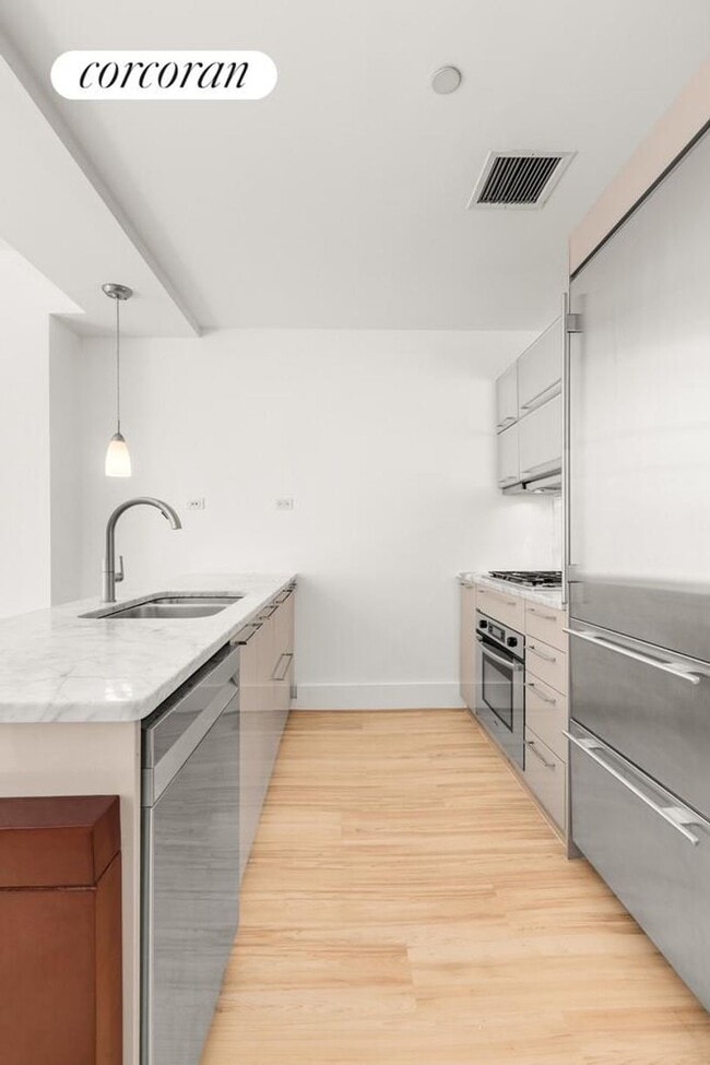 Foto del edificio - 165 W 18th St