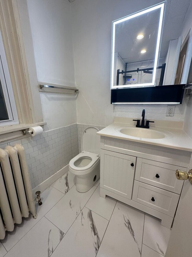 Building Photo - 5460 Broad St