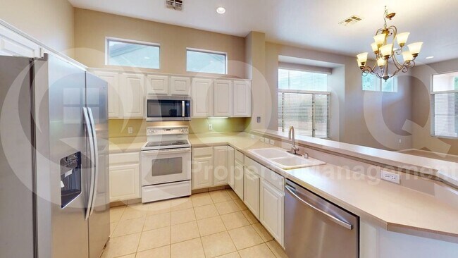 Building Photo - 13853 N Lobelia Way