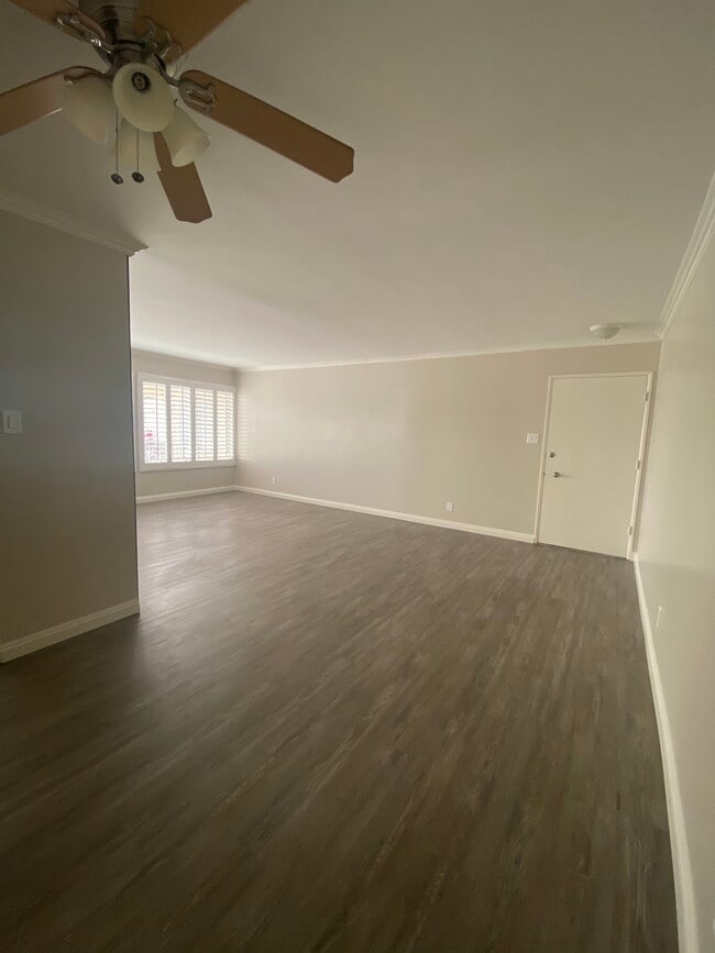 Building Photo - 442 S Rexford Dr