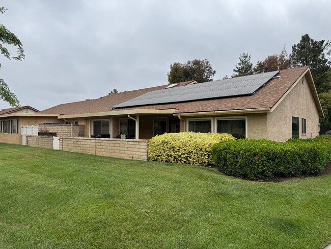 Foto del edificio - Beautifully updated La Jolla model in Leis...