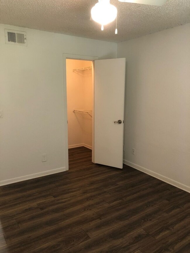 Foto del edificio - Lexington place One bedroom Condo