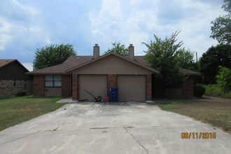Building Photo - 205 Jason Dr