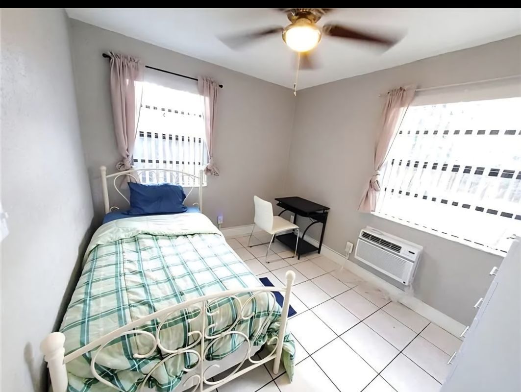 Foto del edificio - 1621 NW 7th Terrace