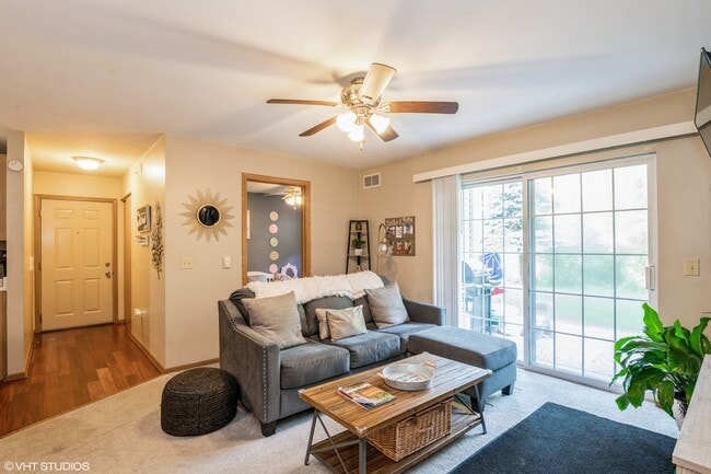 Building Photo - 1538 W Sand Bar Ct