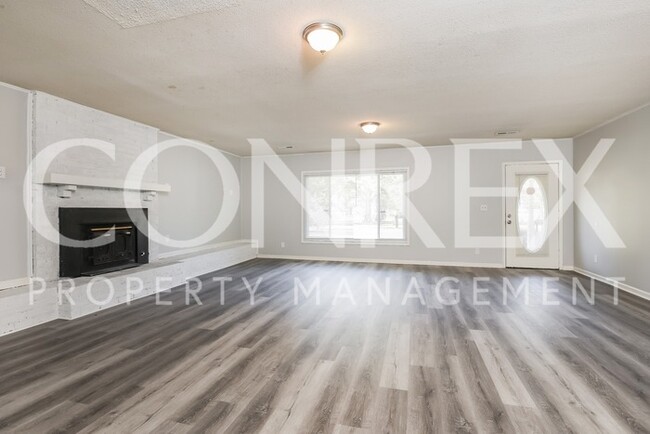 Building Photo - Beautiful 3 bed ranch on a corner lot!