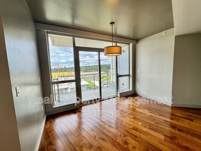 Building Photo - 10650 NE 9th Pl