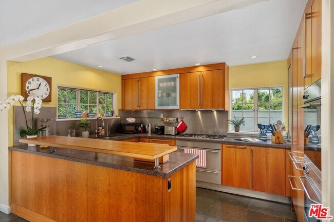 Building Photo - 3734 Prestwick Dr