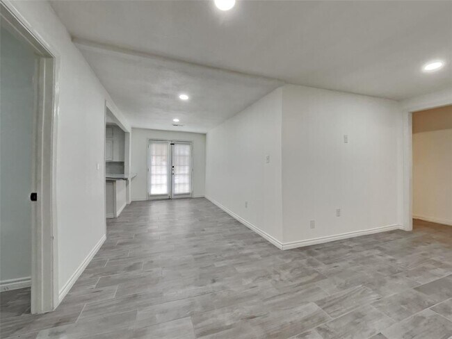 Building Photo - 3915 Alice St