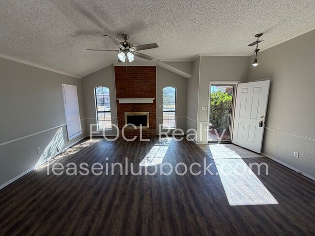 Foto del edificio - Large 3 bed 2 bath