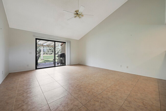 Building Photo - 40953 Inverness Way