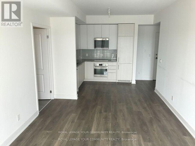 Photo du bâtiment - 297-1297 Oak Walk Dr