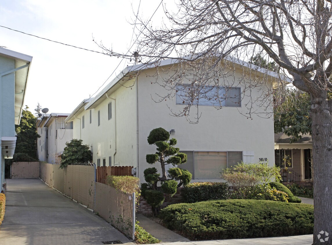 Building Photo - 3810-3814 Maybelle Ave