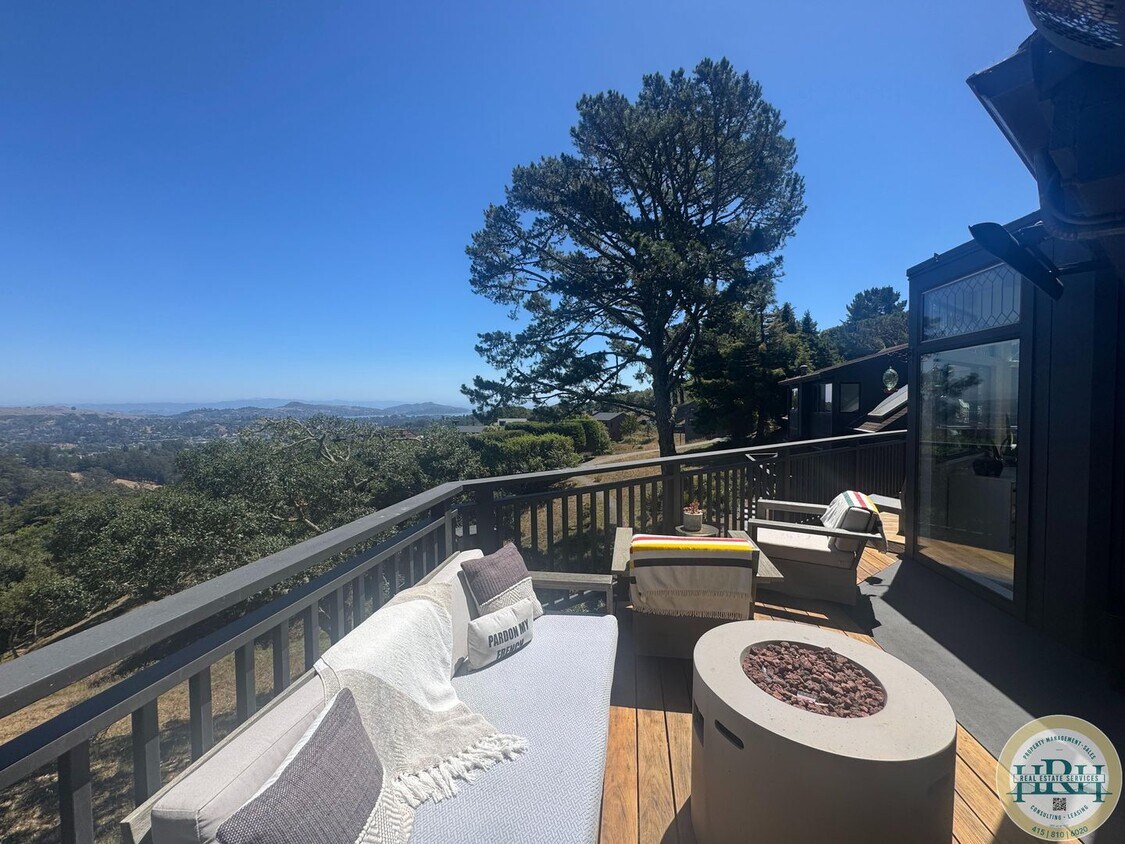 Foto principal - Tranquil & Sun Drenched 3BR|3BR in Heart o...