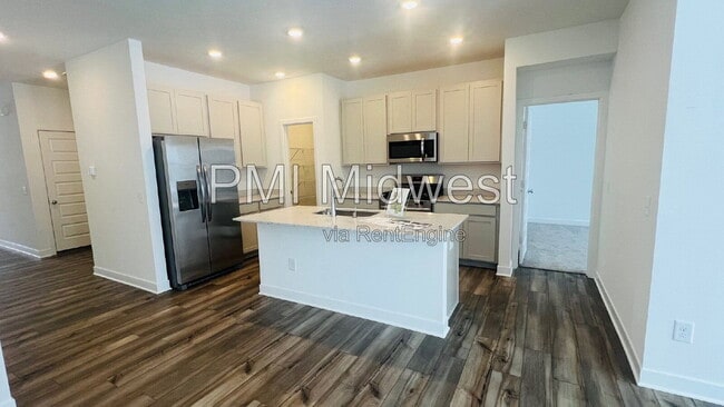 Building Photo - 691 Bedford Dr