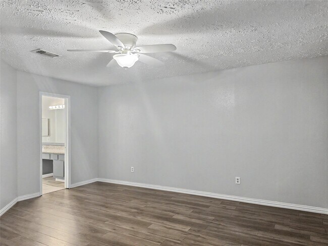 Foto del edificio - 4211 Falcon Meadow Dr