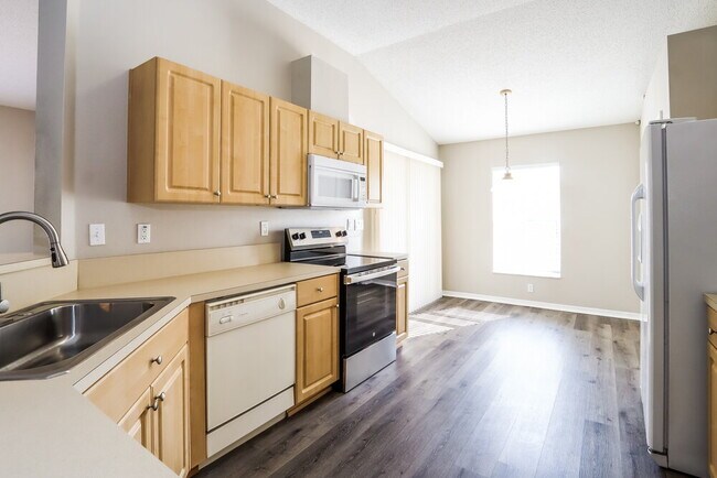 Building Photo - 1620 Totem Pole Way