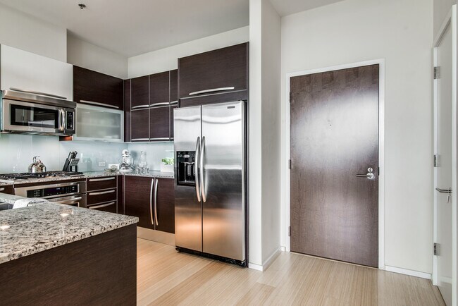 Foto del edificio - 700-712 12th Ave S