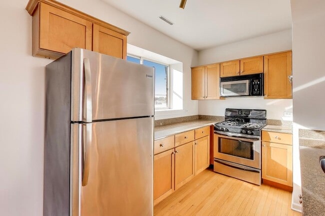 Foto del edificio - 4017 N Troy St