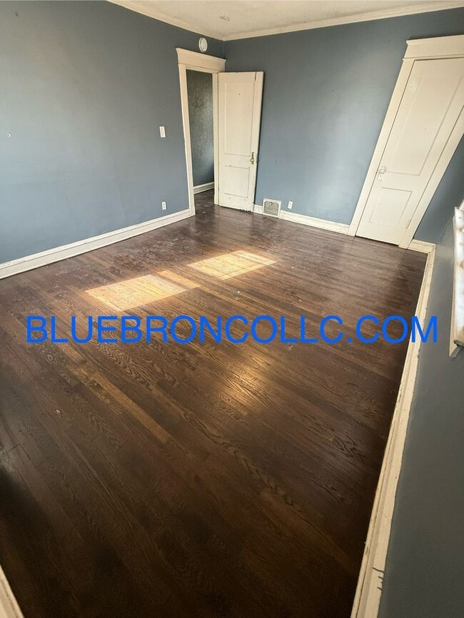 Foto del edificio - Must see beautiful house in northeast KC!