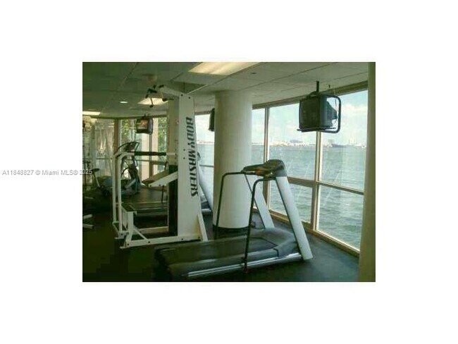 Foto del edificio - 770 Claughton Island Dr