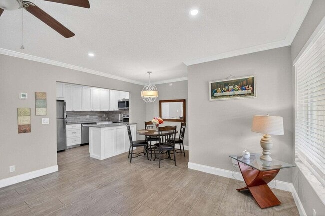 Foto del edificio - 335 Pine Ridge Cir
