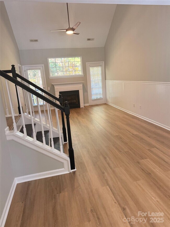 Foto del edificio - 1010 Eagles Nest Ln