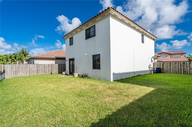 Foto del edificio - 8647 SW 207th Terrace