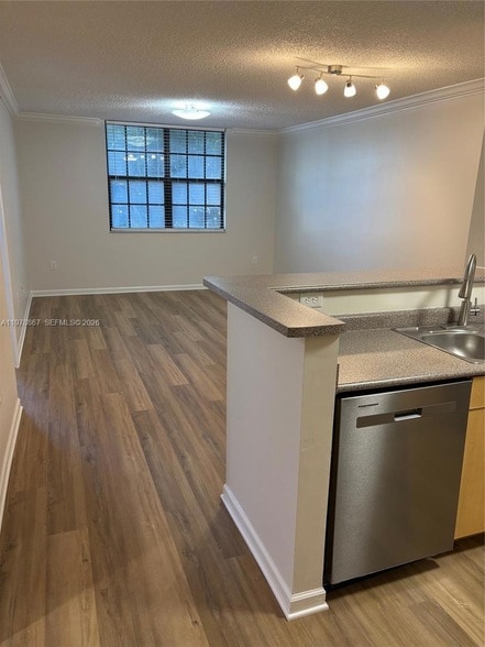 Photo - 1919 Van Buren St Apartment