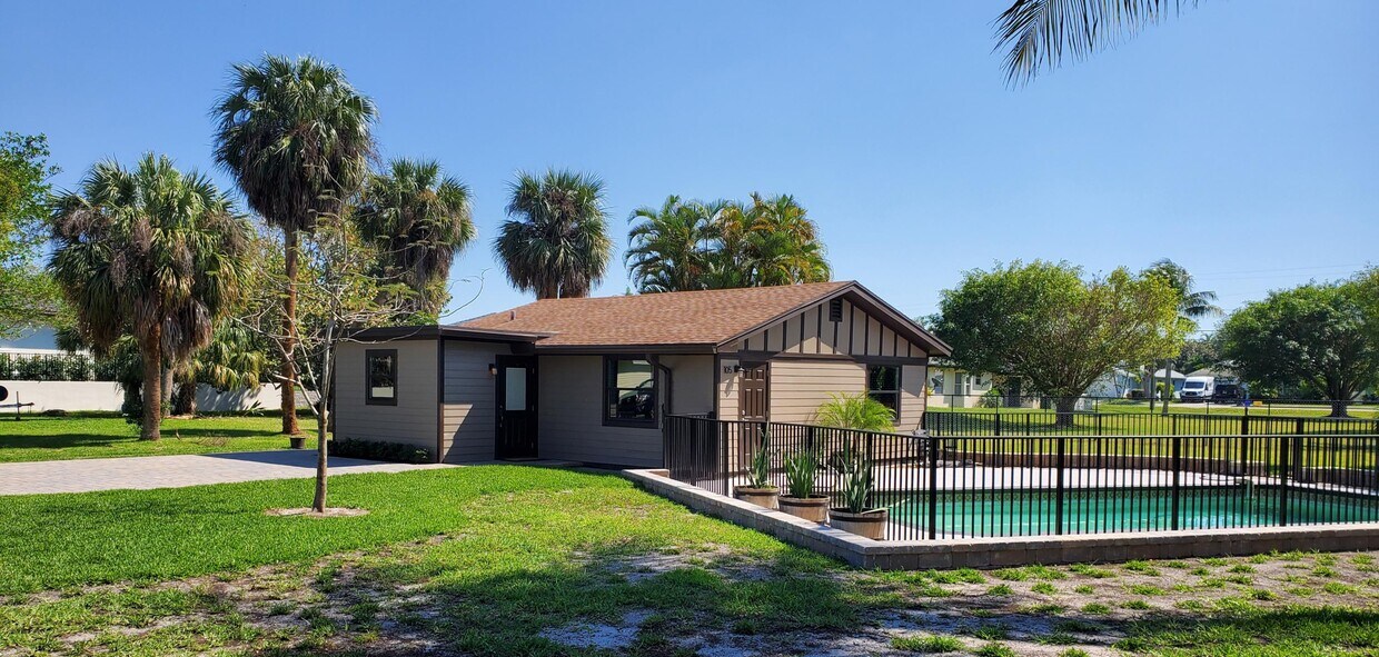 Primary Photo - 105 Old Jupiter Beach Rd