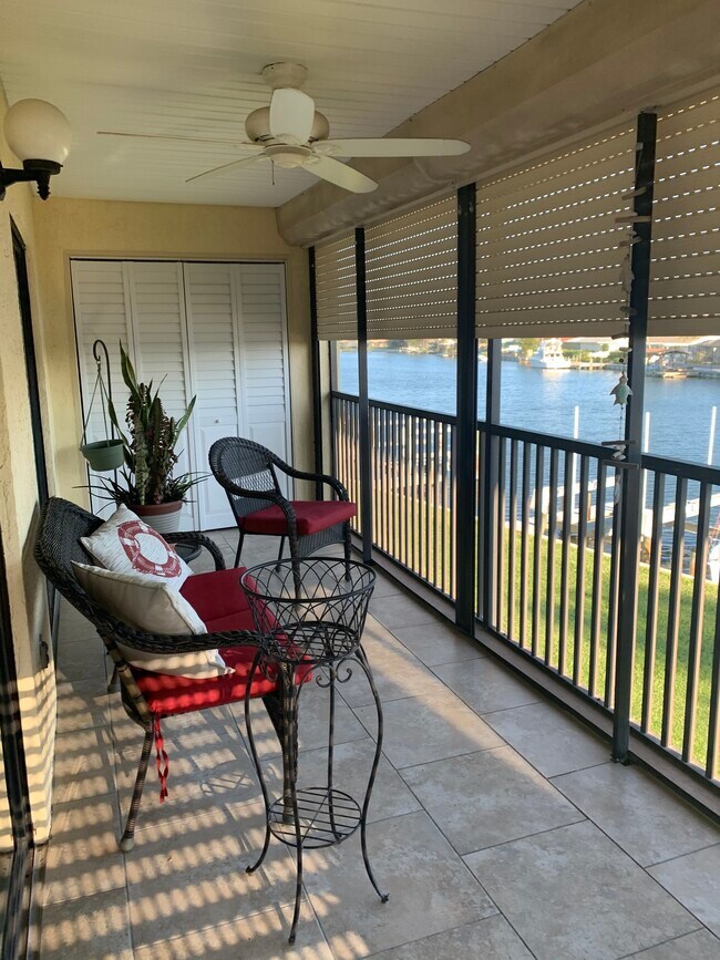 Foto del edificio - 325 S Banana River Blvd