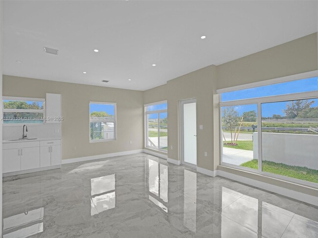 Foto del edificio - 14515 SW 272nd St