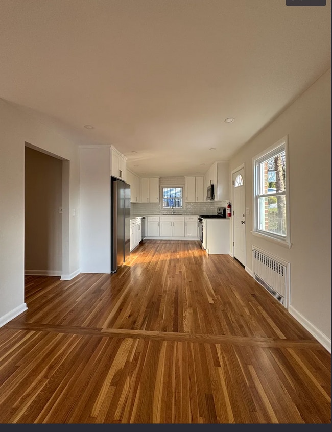 Building Photo - 639 Oakdene Ave