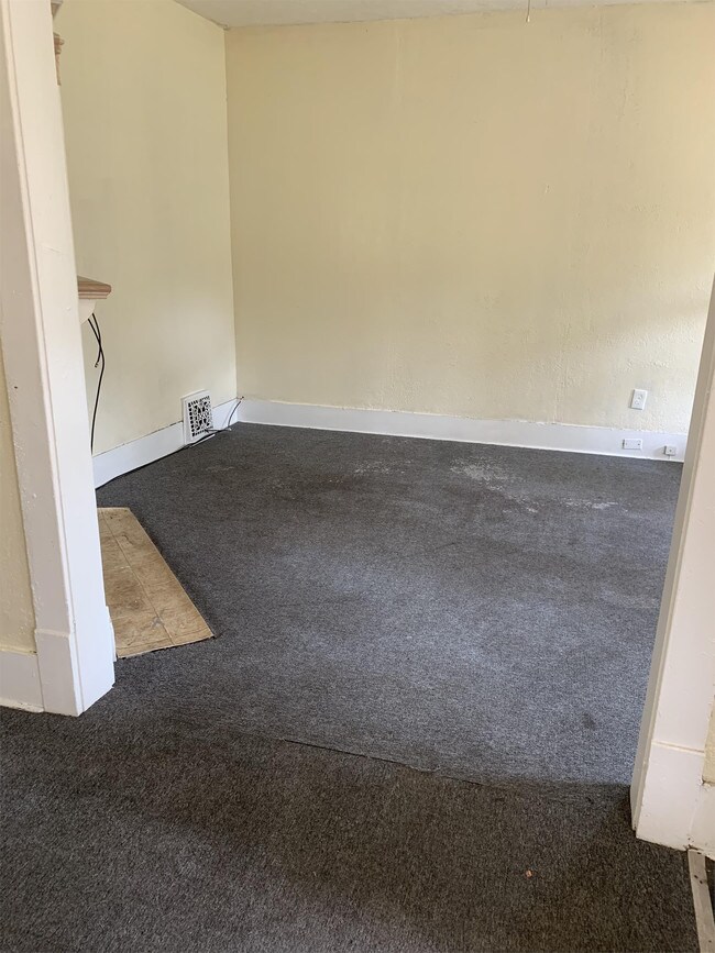 Foto del edificio - 1318 E 85th St