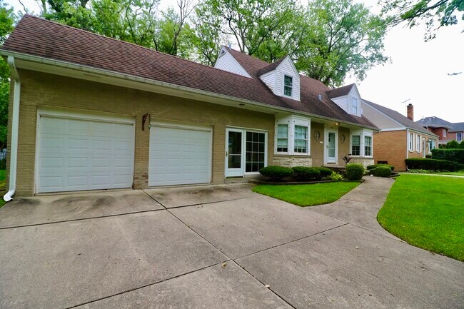 Foto del edificio - 1111 S Washington Ave