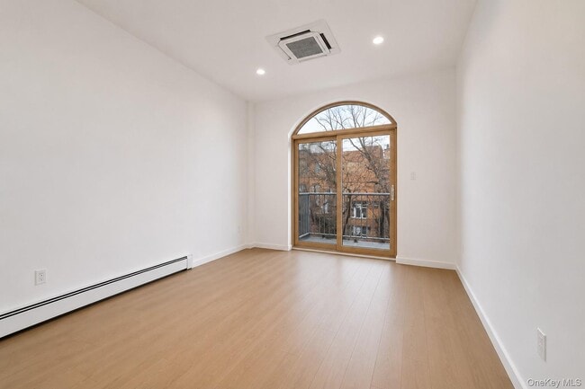 Foto del edificio - 39-14-55 57th St