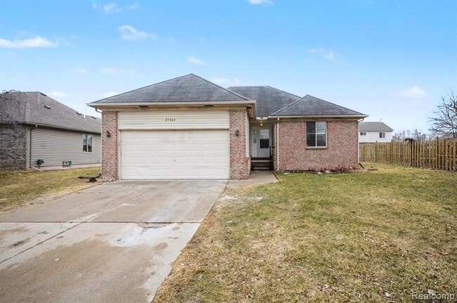 Foto del edificio - 21864 Laurel St