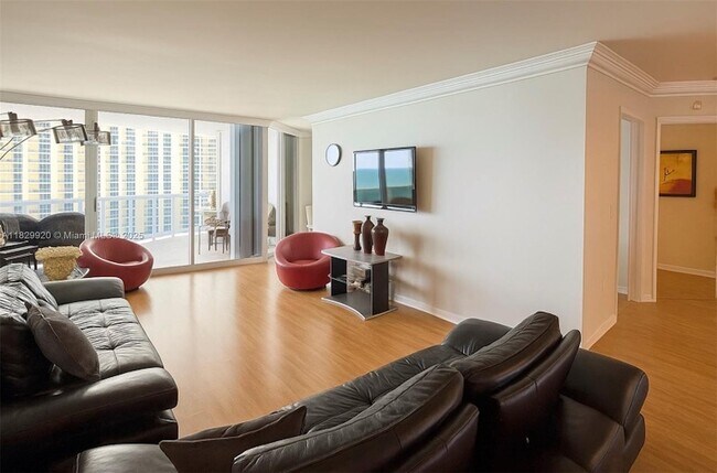 Foto del edificio - 16711 Collins Ave