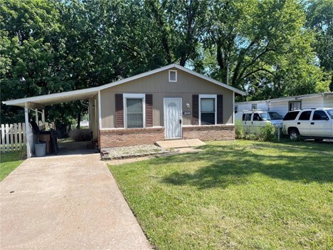 Primary Photo - 7499 Rowles Ave