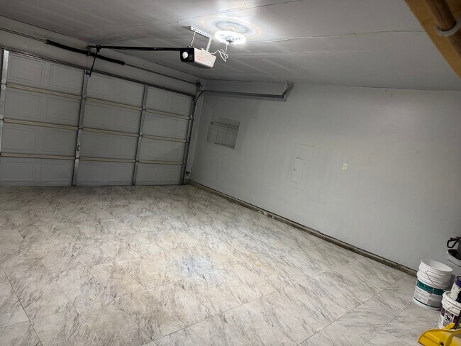 Building Photo - 2064 Pecan Creek Dr