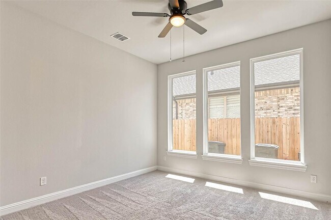 Building Photo - 24419 Avanti Dr