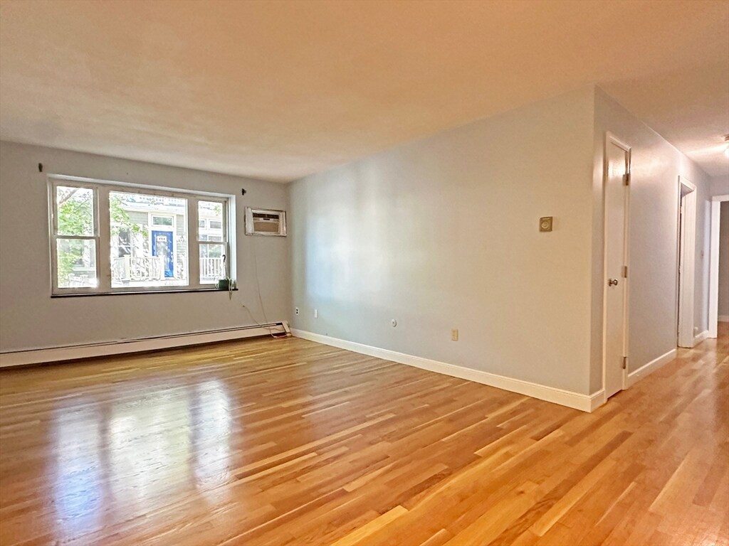 Primary Photo - 100 Summer St