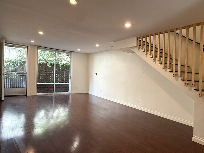 Foto del edificio - 11652 Chenault St